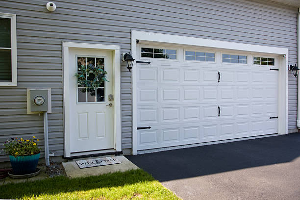 24/7 Emergency Garage Door Panel Replacement experts in White Bear Lake, MN